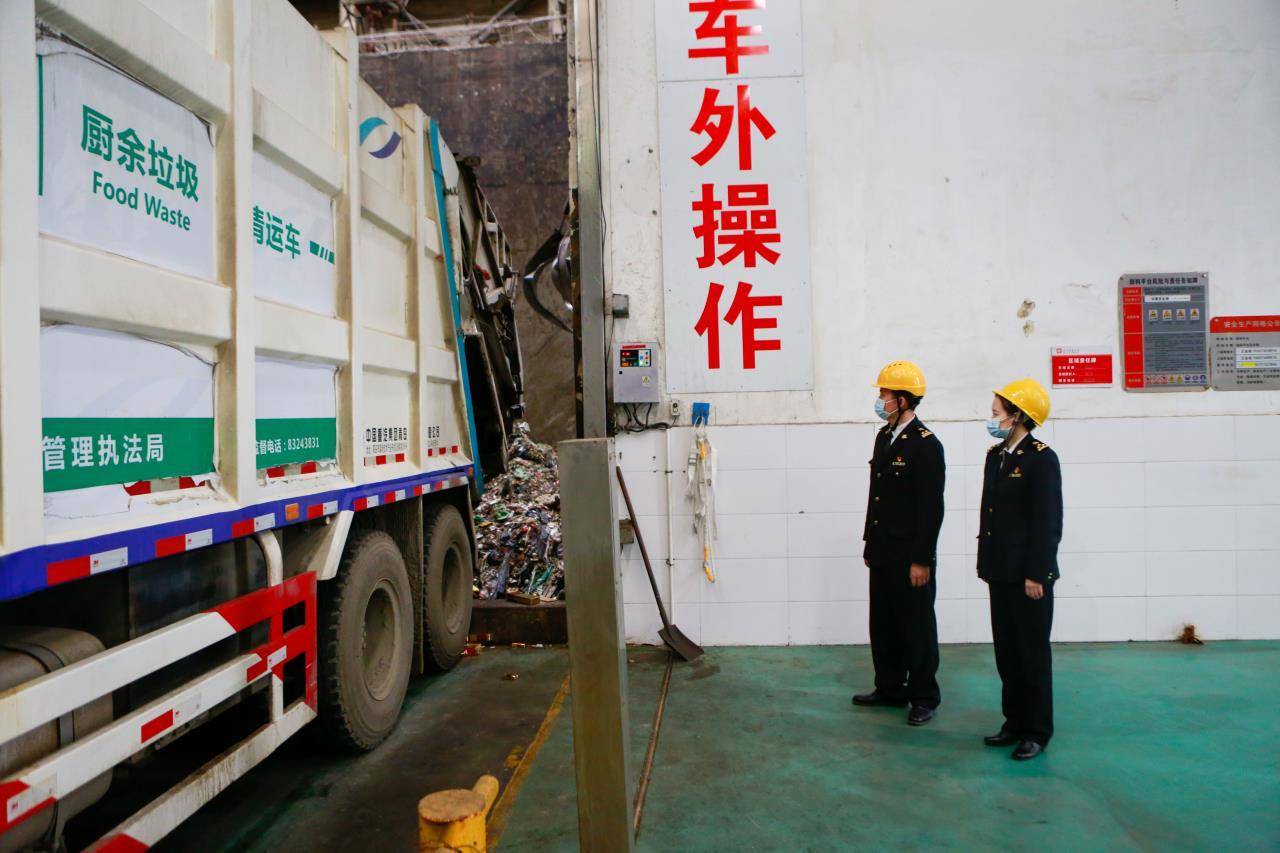 武汉警方销毁毒品341公斤,武汉海关销毁一批金箔香槟