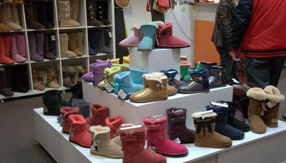 女子抹ugg护手霜,ugg雪地靴碰了护手霜