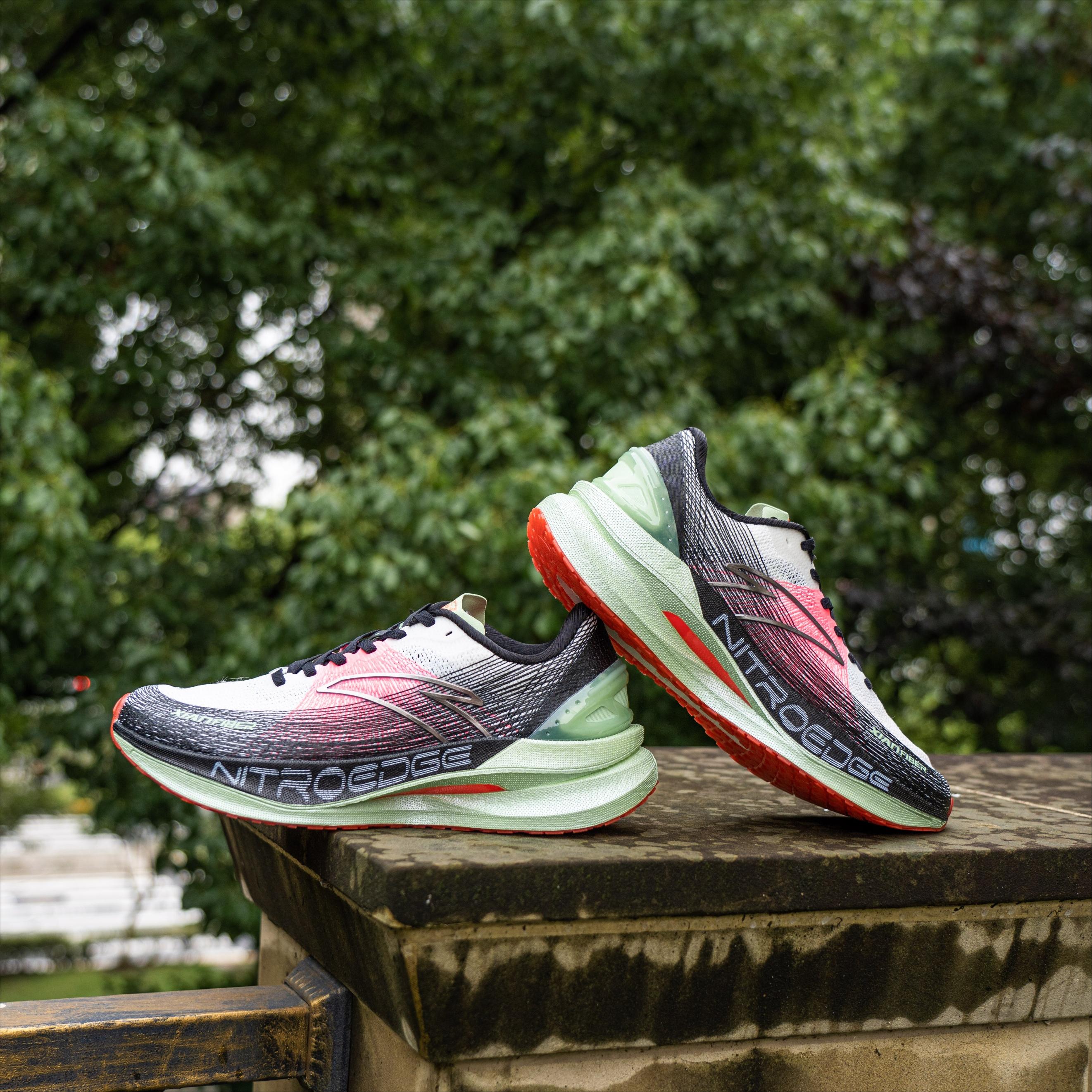 安踏冠军跑鞋2代pro适合体考吗,安踏冠军2pro专柜多少钱