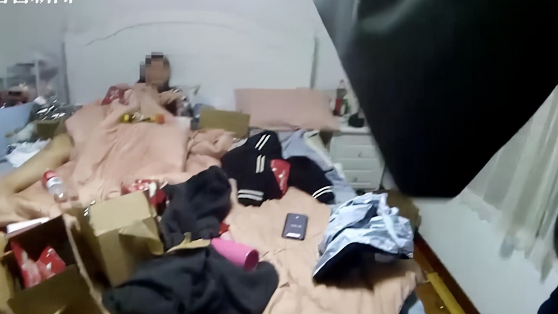 15岁少女借住男友死*党**家吸完笑气告他硬上！“笑气”有多危险？