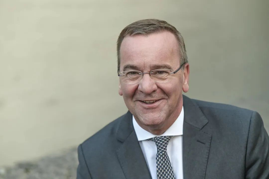 波兰总理豪言打败俄罗斯，普京撂狠话：和狼共存，要像狼一样嚎叫