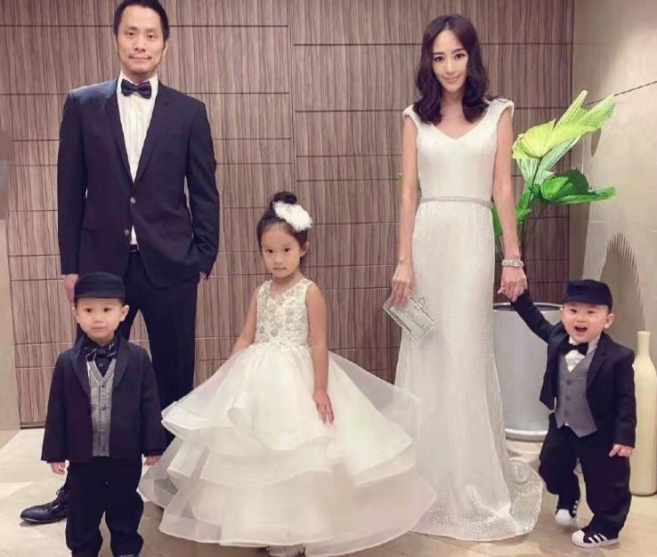 嫁入豪门从不炫富的三位女明星,娱乐圈钻戒最豪华的女明星