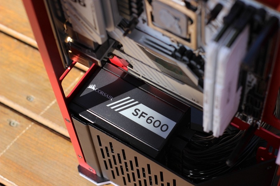 钢铁侠定制电脑,钢铁侠游戏主机