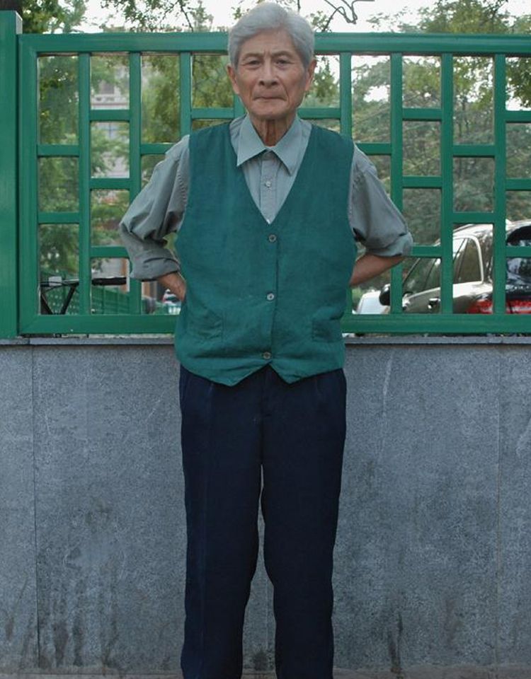 男性不显老的秘诀,适合中老年人的卷发男性