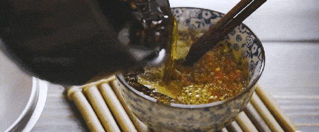 花生油和大豆油哪种油吃了最健康,食用油是大豆油好还是花生油好