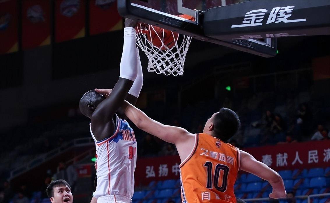 身高比姚明高的球员,身高2米26比肩姚明