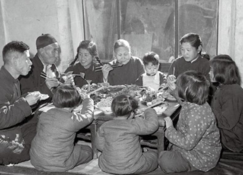 70年代下馆子的人现在是什么水平,70年代下馆子大概多少钱