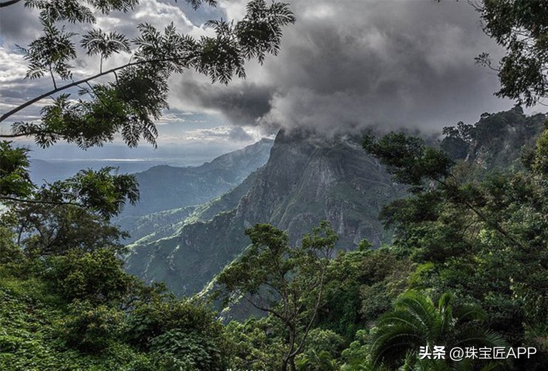 具有变彩效应的宝石有哪些,宝石特殊光学效应是什么