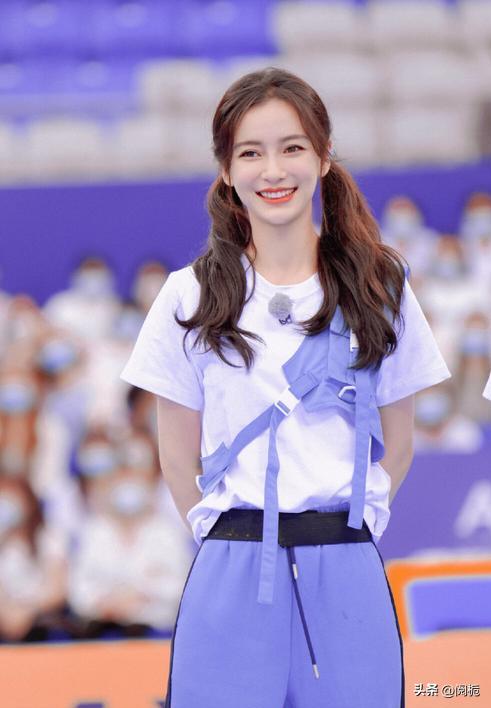 离婚不到一年，吃完黄晓明“红利”的杨颖，又回到了她的“怪圈”