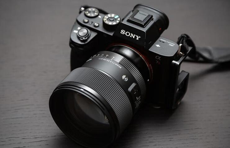 索尼镜头买55还是85,索尼415镜头和307镜头区别