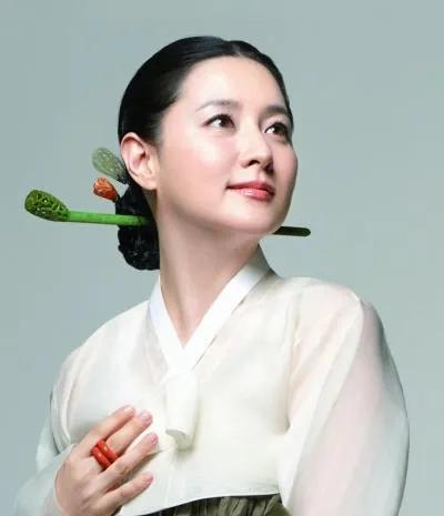 韩国演员李英爱的爱情,韩国演员李英爱的丈夫是干啥的