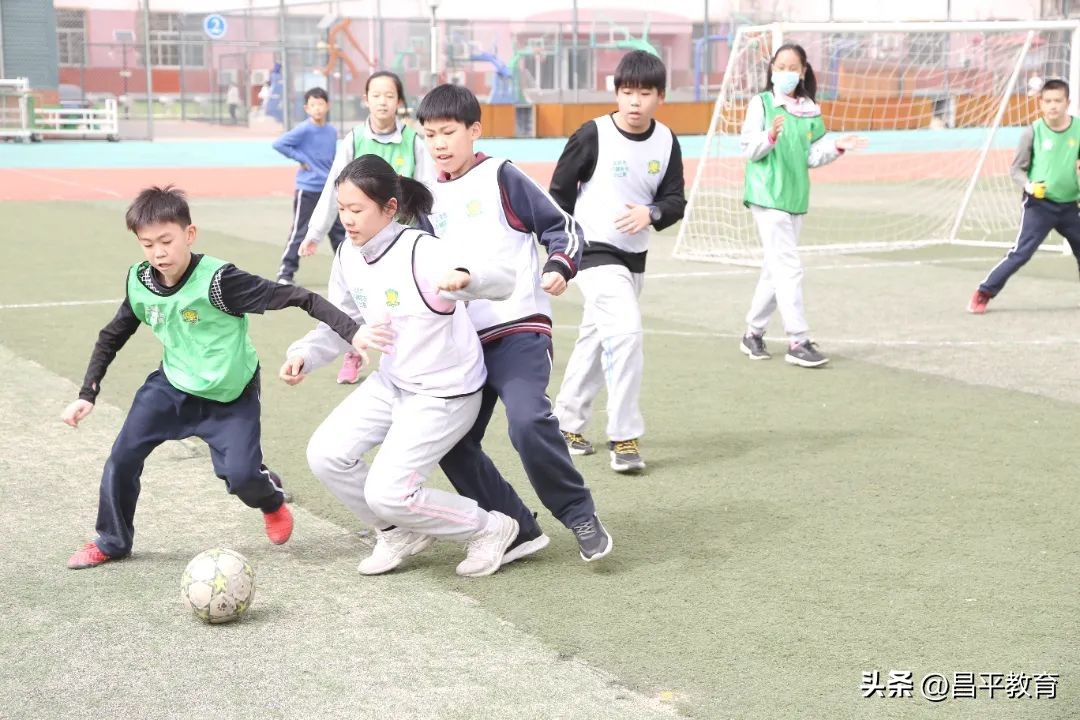 校园足球比赛踢出世界杯氛围,大学校园世界杯期间的足球文化