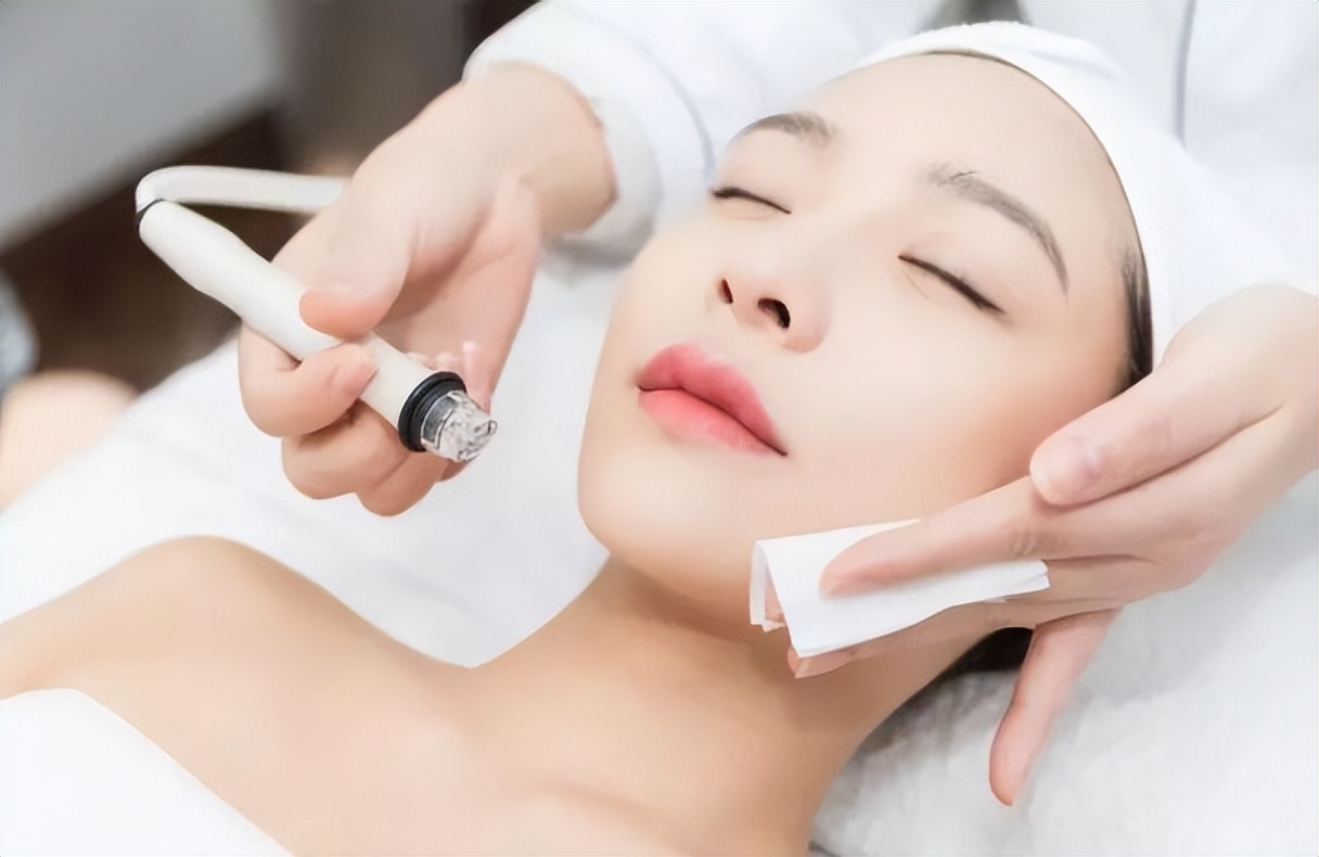 美白乳全身冷白皮,学生党怎么养成冷白皮