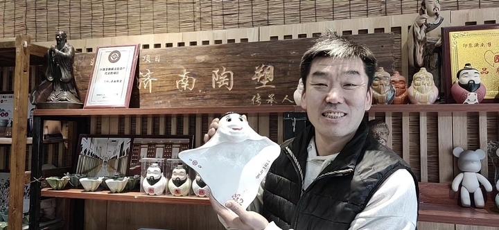 助力世界杯济南泥塑手艺人复刻3D版“拉伊卜”