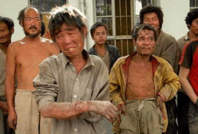 假扮乞丐吃垃圾500块卖进黑窑厂,崔松旺黑窑厂老板最后怎么处理