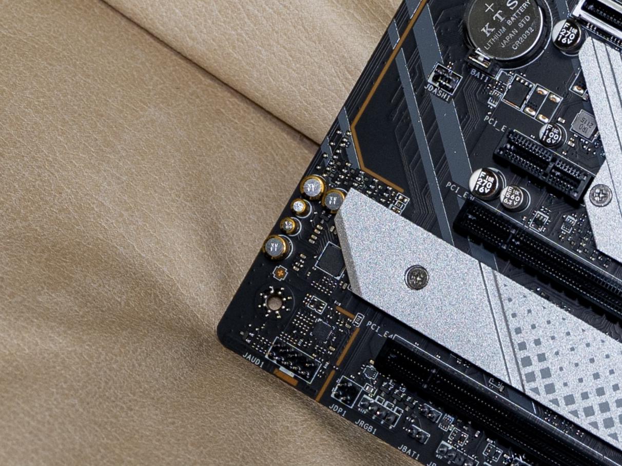 微星z690刀锋钛开箱测评,微星z690edgeti主板接口介绍