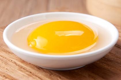 买鸡蛋是挑大的好还是小的好,买鸡蛋时买几个才不会尴尬