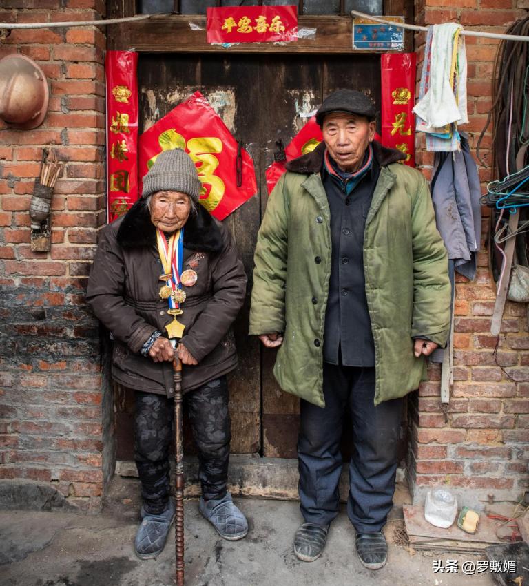 上海18岁新四军女战士,96岁新四军女战士