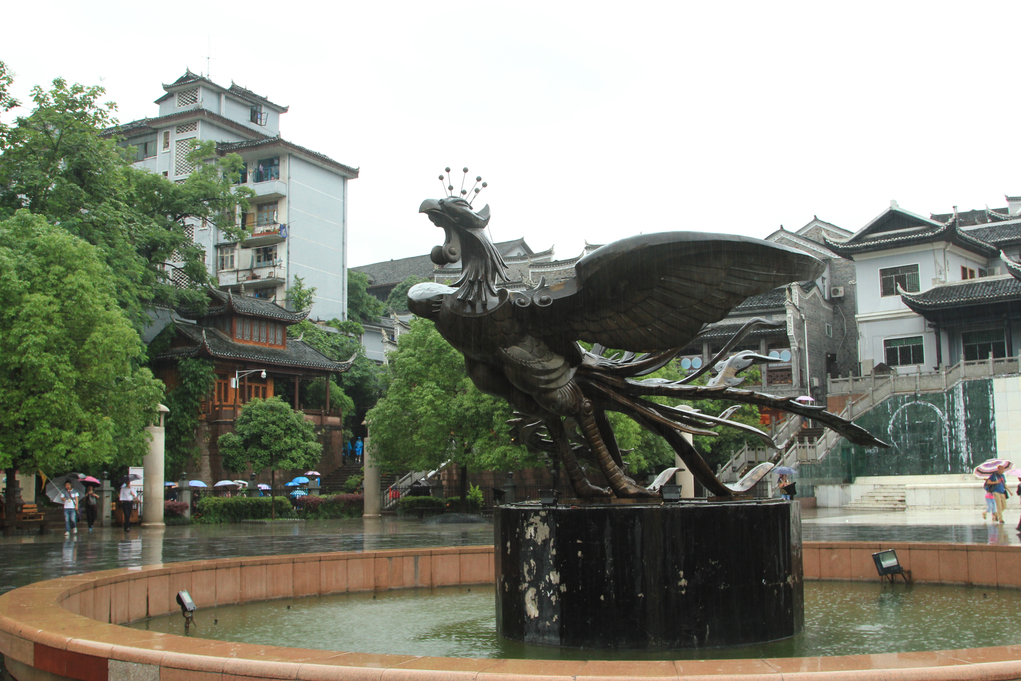 边城和凤凰古城哪个好玩,中国最美古城凤凰古城视频