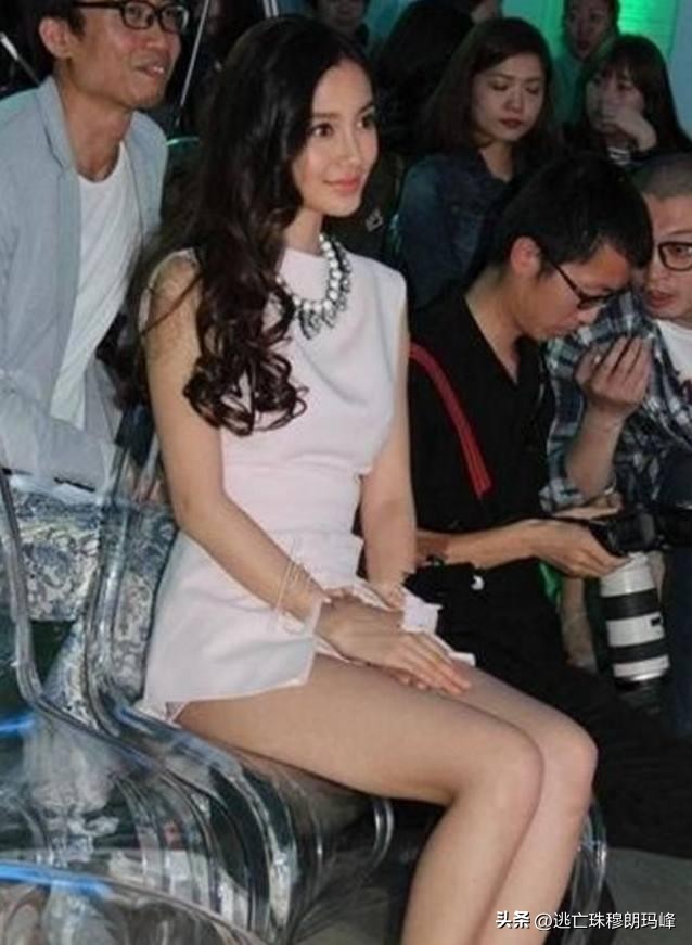 这些女明星真是把“诱惑”玩到了极限,半露*裤内**、露下乳?