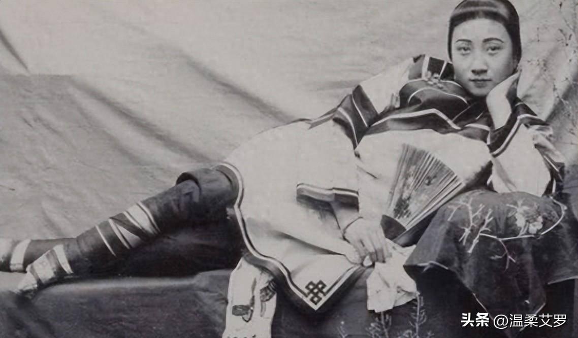 【晚清*楼青**秘影】*楼青**女丰乳肥臀，媚态撩人，风情尽显！