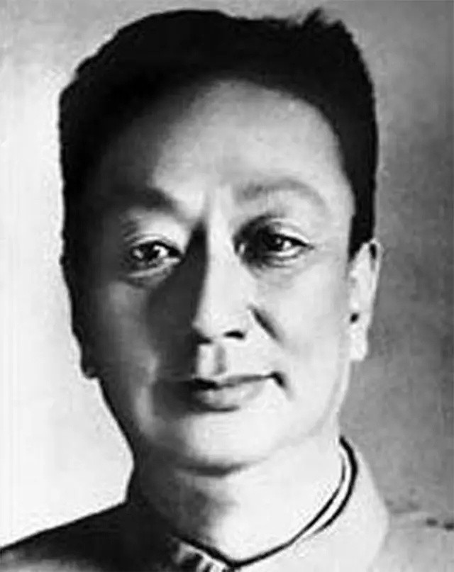 柯庆施任上海市长，被*员复**军人拦车，柯庆施：放开他，诉状收过来