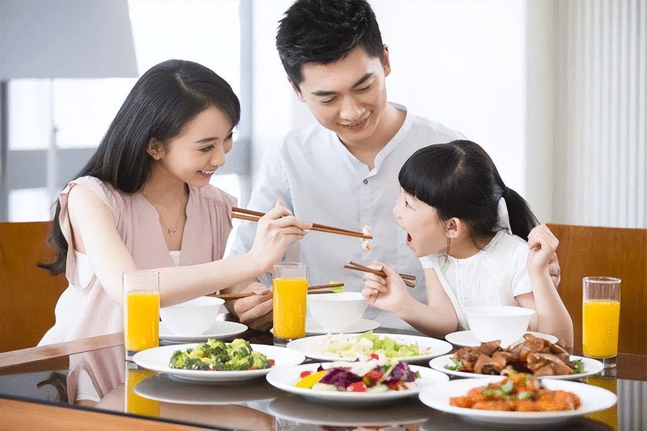 孩子身高猛涨的3个表现,孩子出现以下症状说明身高猛涨