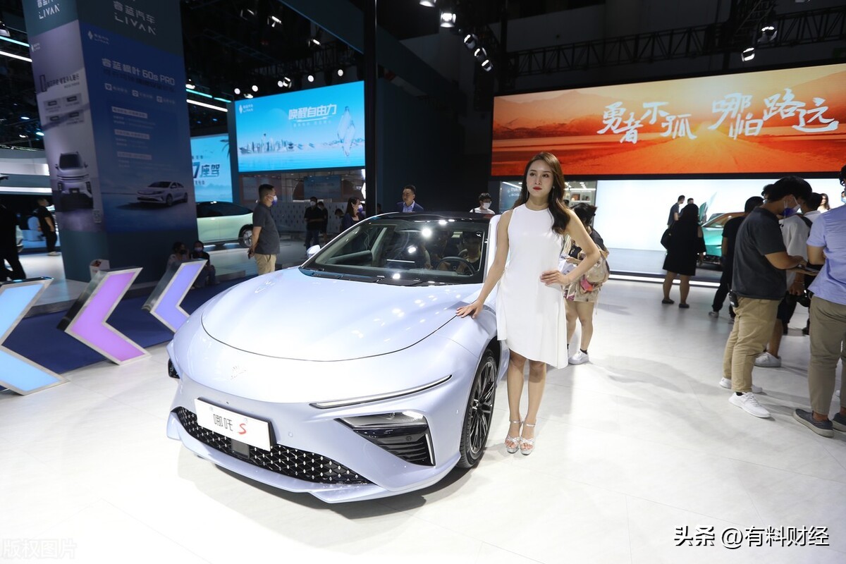 油价或将迎大幅下调今日最新油价,油价调整国内油价最新消息