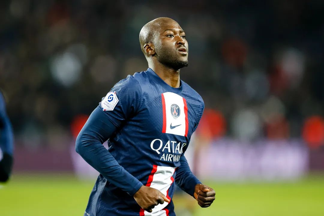 巴黎主场大胜,巴黎主场对阵南特