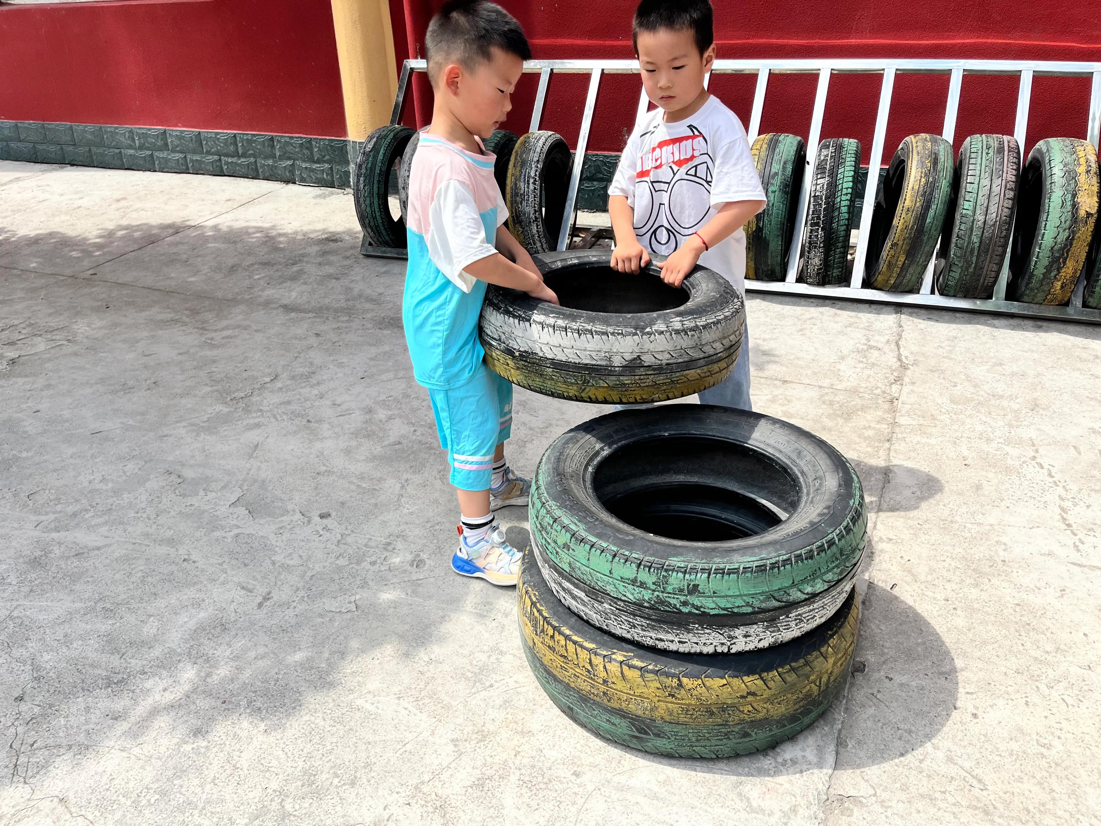 老虎出洞幼儿园户外游戏,幼儿奇妙游戏