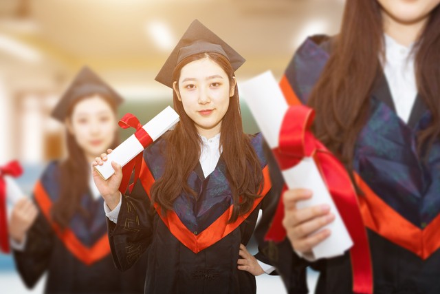 发小同学战友同事,战友和老同学谁的关系更靠谱