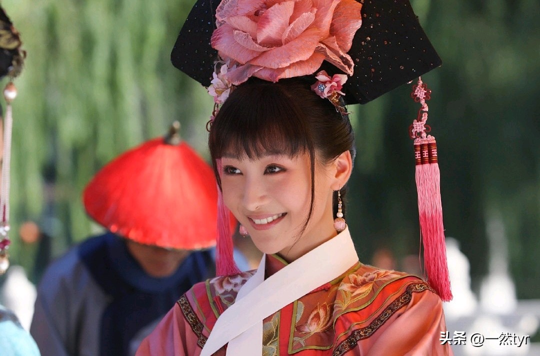 甄嬛传中皇上收集纯元皇后的周边,甄嬛传纯元是怎么被皇上看上的