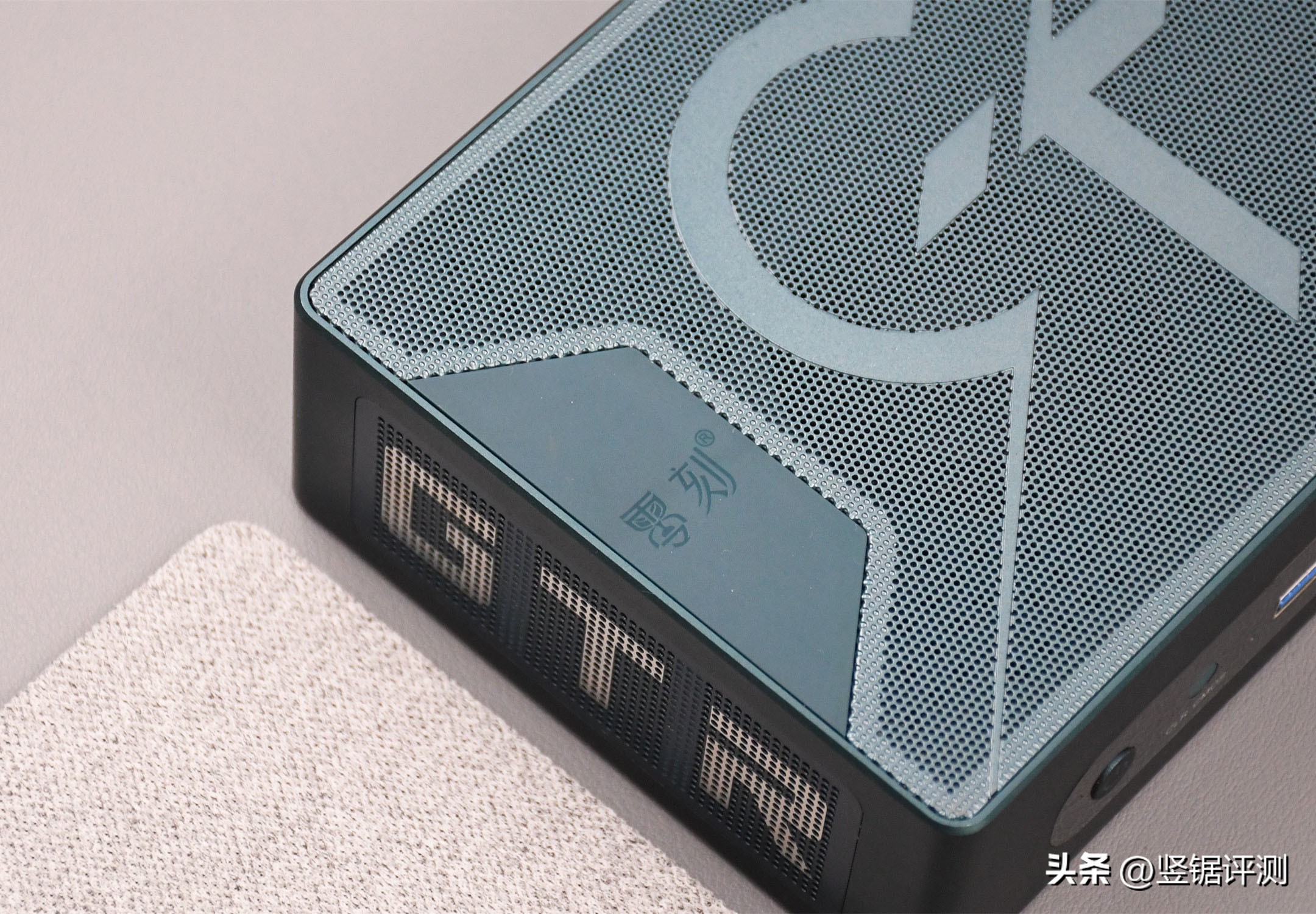 零刻gtr7对比游戏笔记本,零刻迷你主机gtr7怎么开启vt