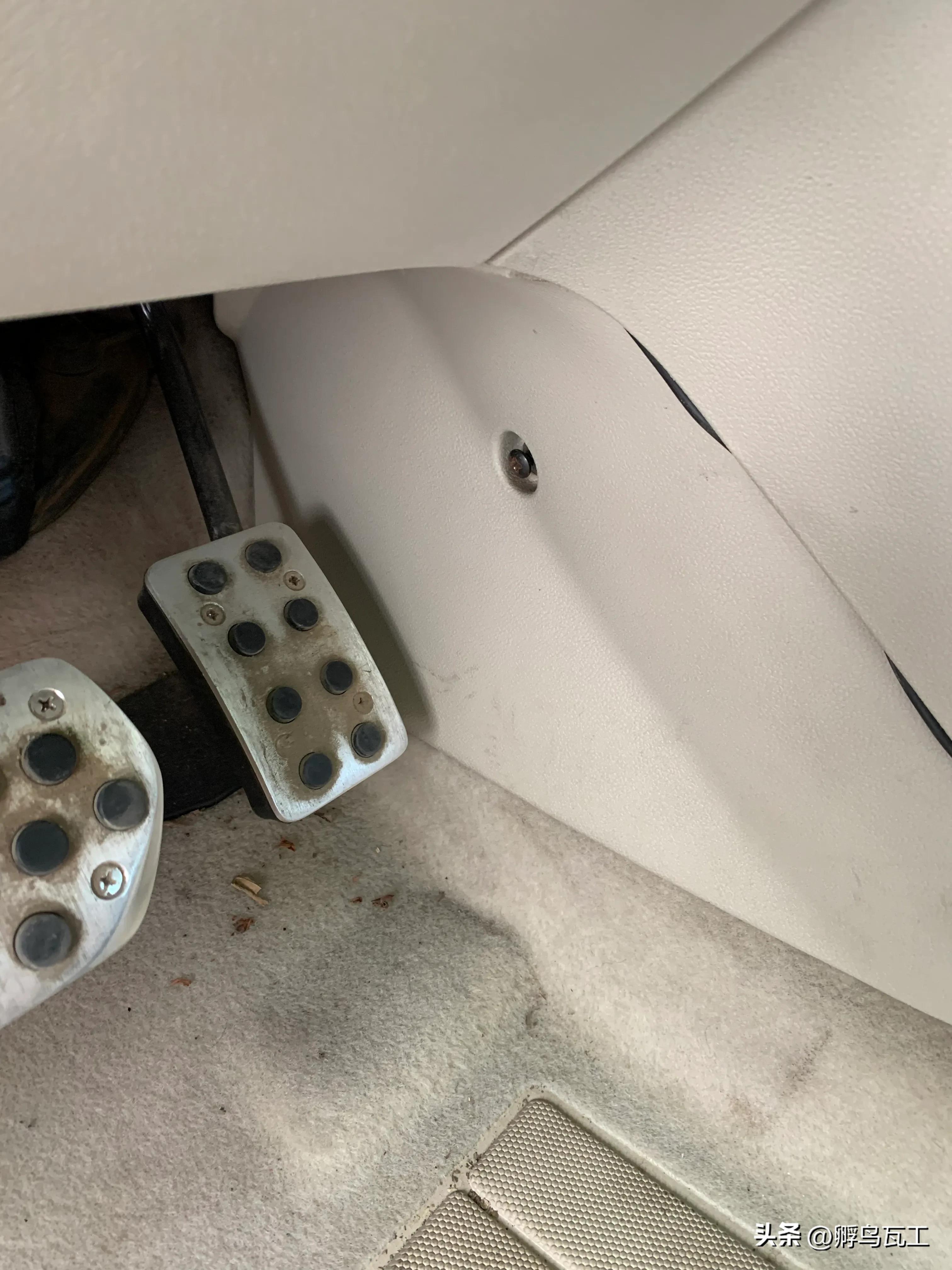 14款标致508空调滤芯更换教程,11款标致508更换空气滤芯