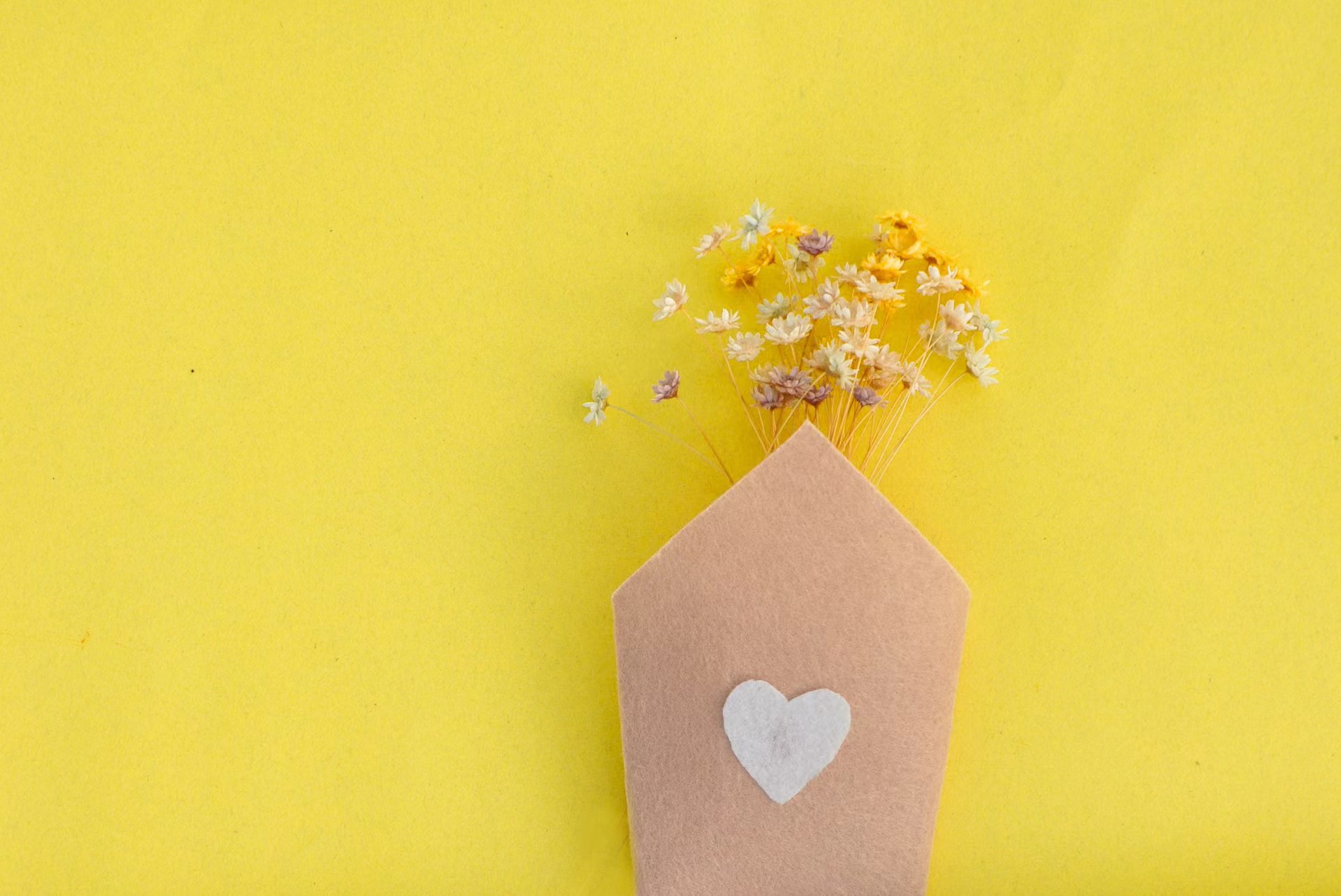 感情里，这三种感觉，暗示你爱错人了