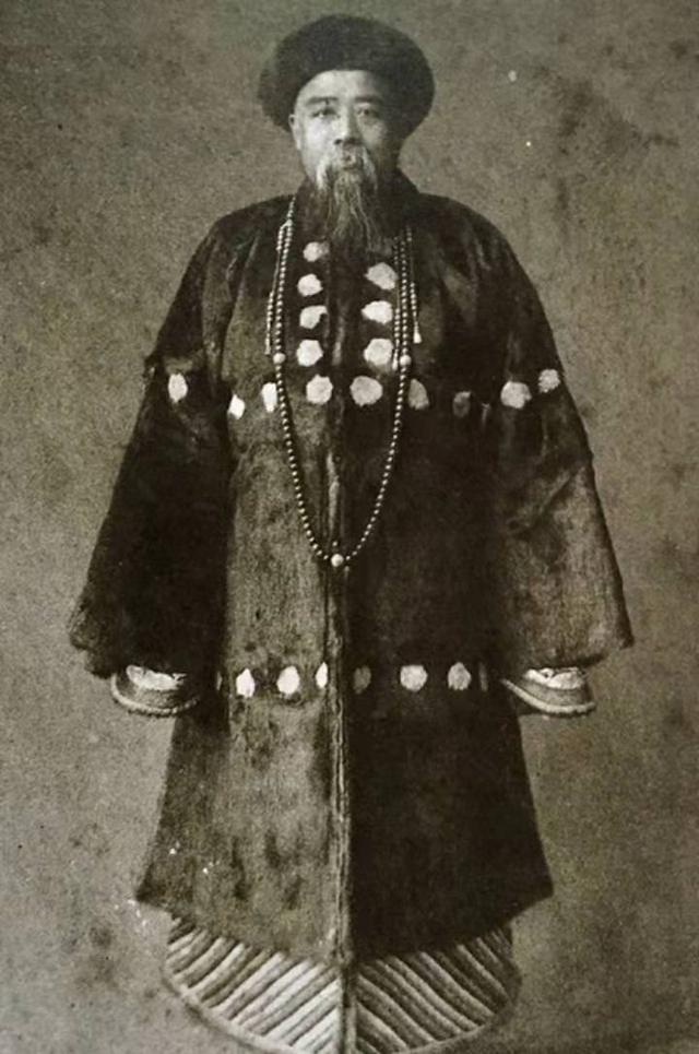 满清入关前的服装,满清之前各民族服饰