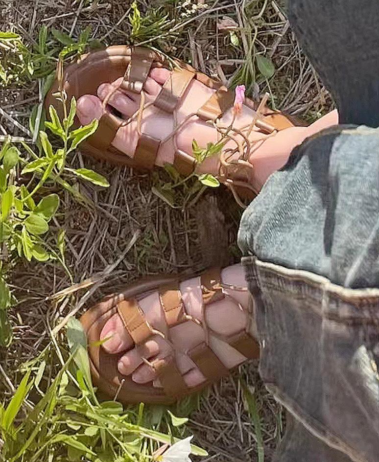 宽胖脚显瘦的凉鞋,拼多多凉鞋店铺推荐学生党