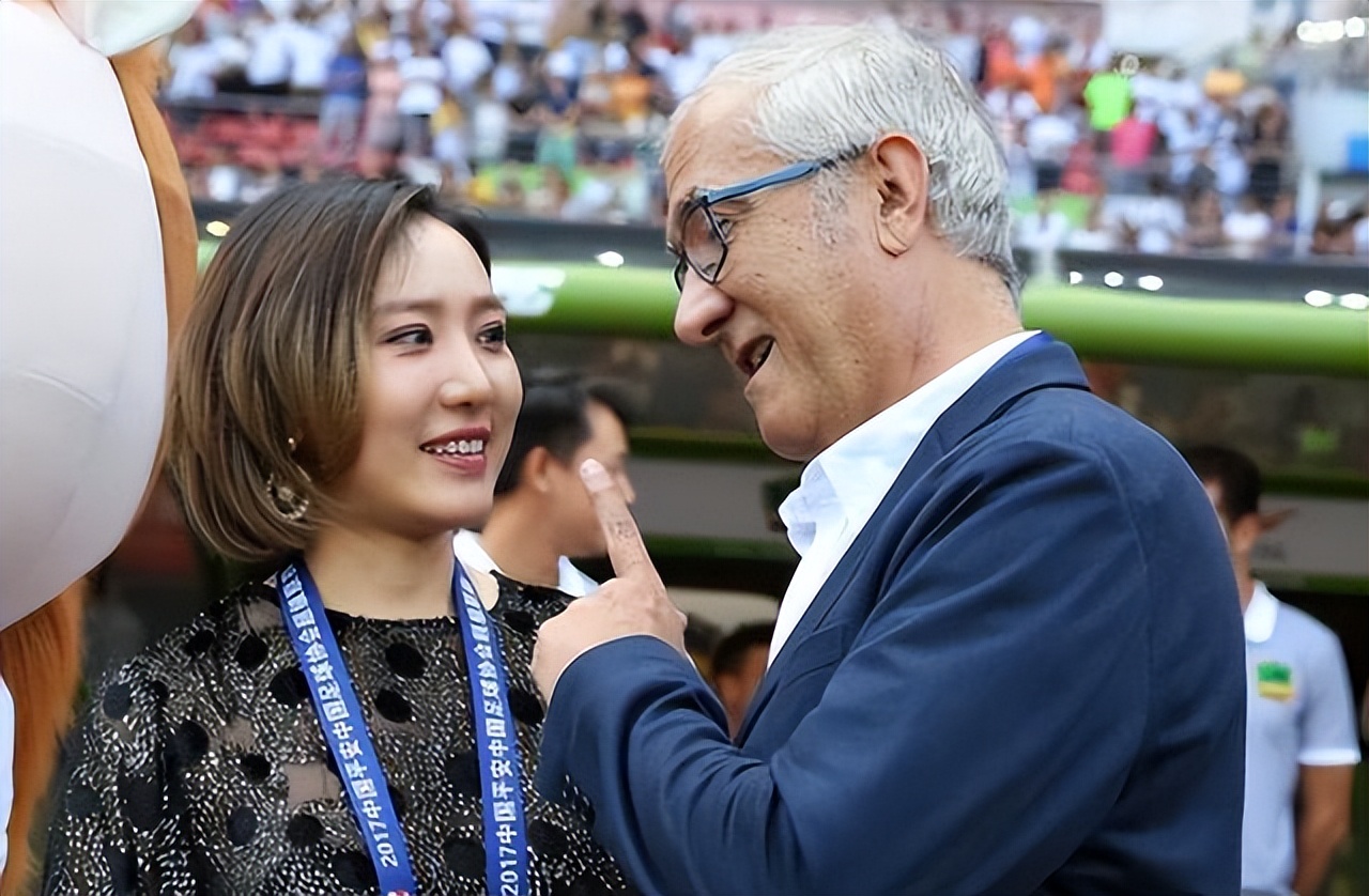 最美足球俱乐部老板娘,最美老板娘被举报