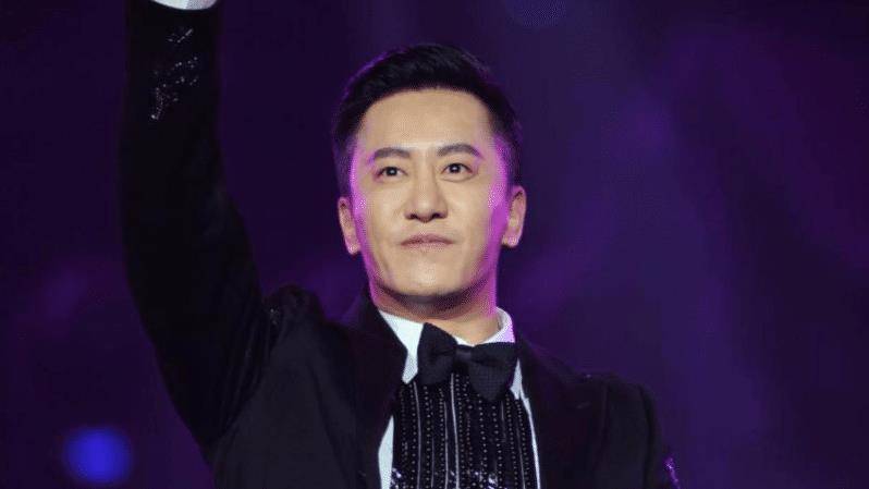 刘嘉玲遭绑架，王志文险被封杀，2000年的娱乐圈一瓜接一瓜！