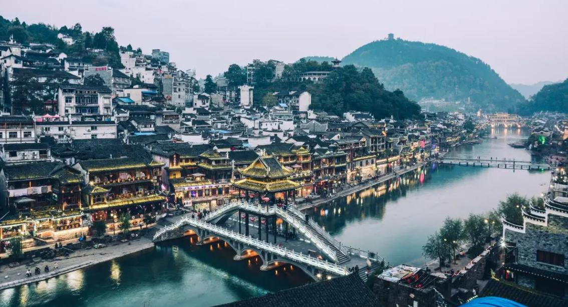 凤凰古城自驾游攻略最佳线路,张家界凤凰古城旅游攻略自由行