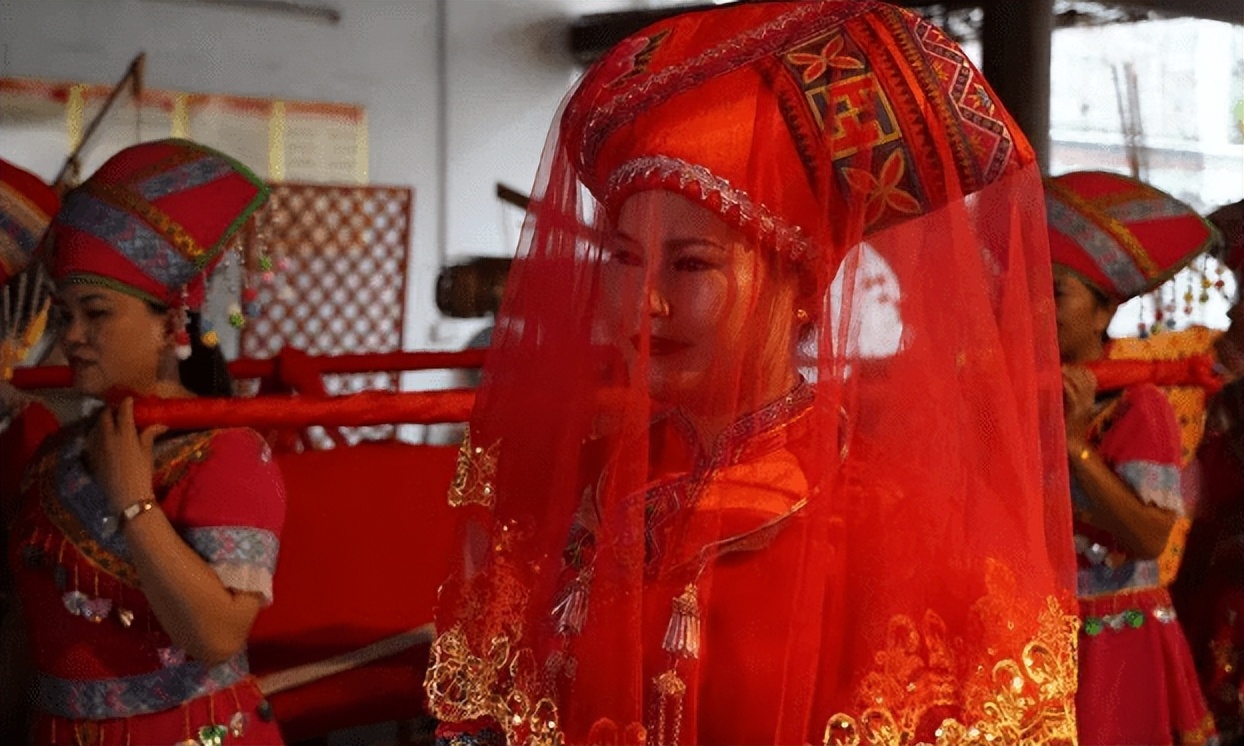 中国最后土皇帝，控制领土1500平方公里，拥有*队军**，世袭到1955年