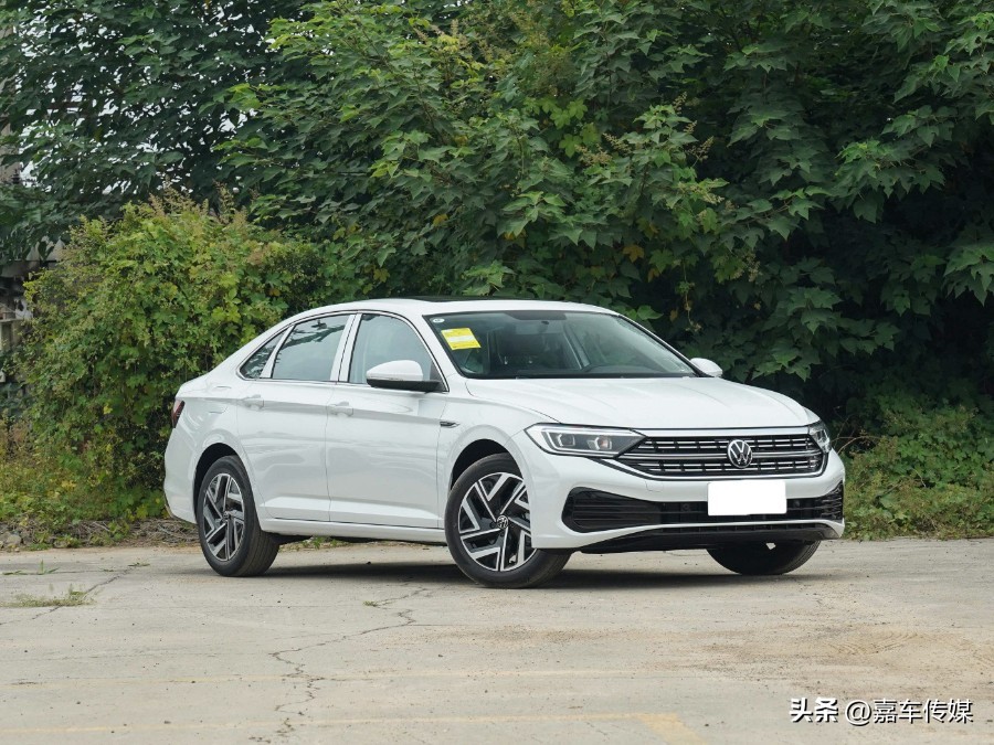 2022款凌渡和2023款速腾哪个好,上汽大众凌渡对比一汽大众速腾