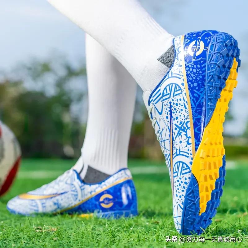 中大童8-15岁足球鞋硬钉,39.5码碎钉足球鞋