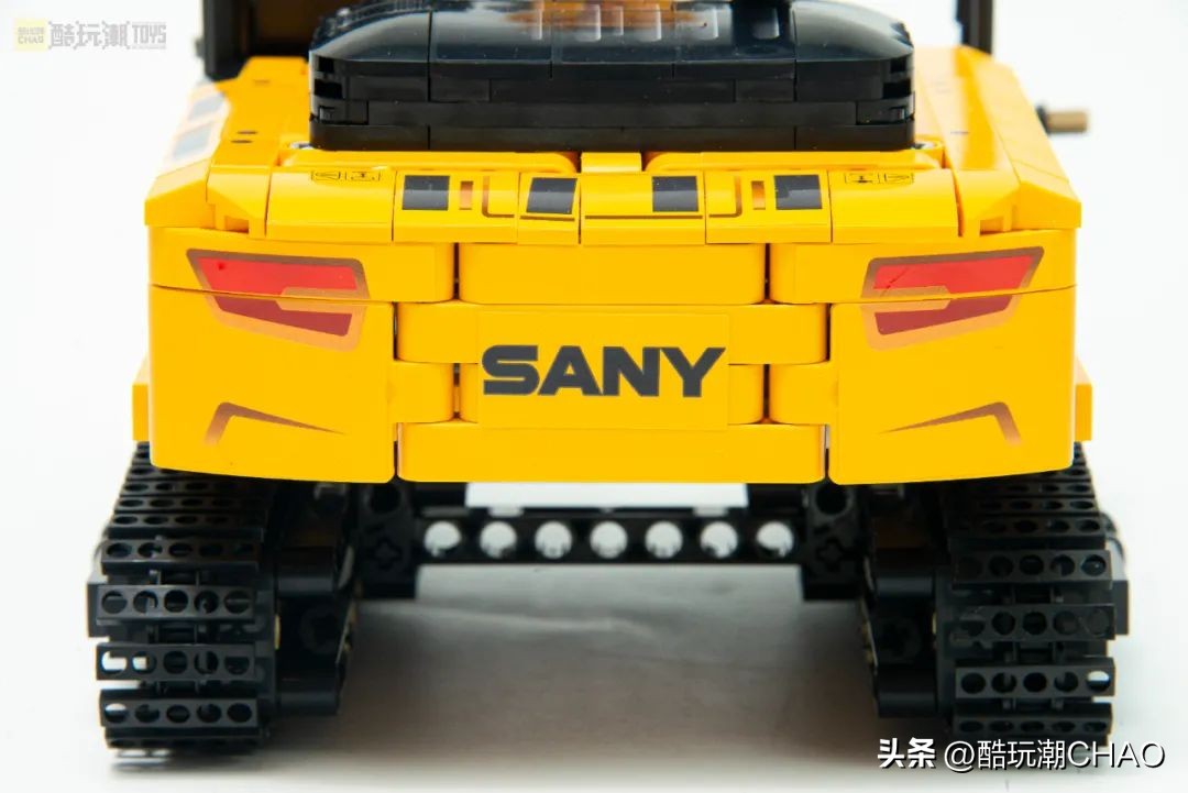 森宝积木三一重工系列拼搭视频,森宝积木三一重工吊车拼装视频