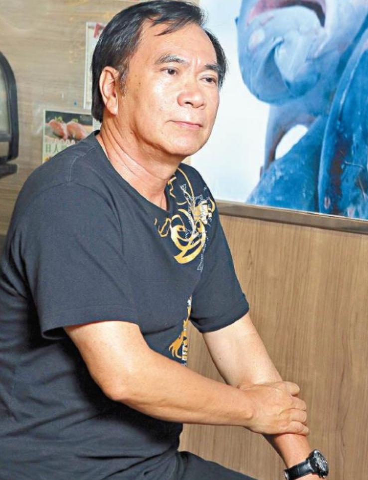 72岁港星李龙基：与小36岁女友结婚，财产全给女友，前妻儿无份