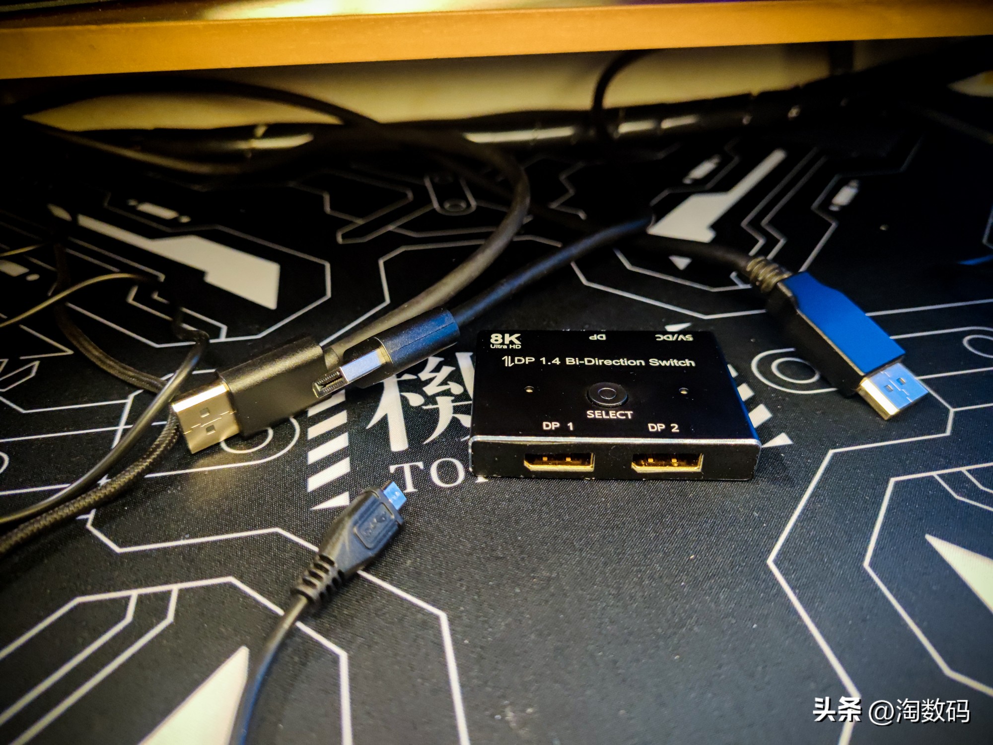 双主机双屏视频接口不够用？￥29块钱DP1.4一转二分线器晒单简评