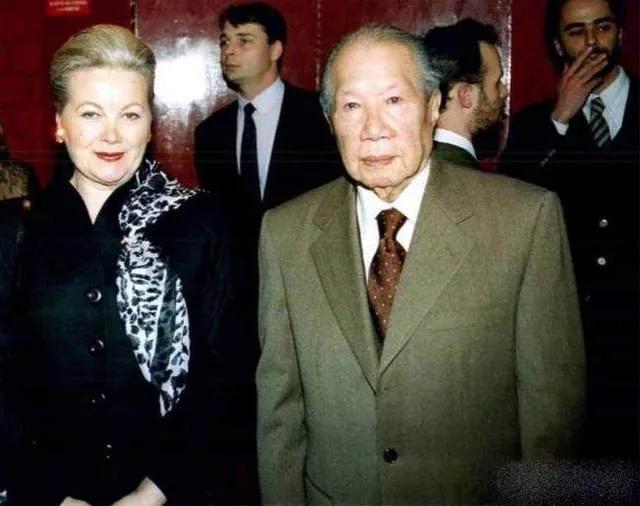 1954年他用2万7在瑞士买下一块金表，结果63年后拍出3518万天价