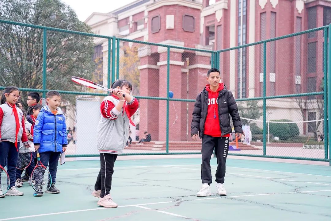 家长参观学校对学校的赞赏,蓝港外国语学校活动