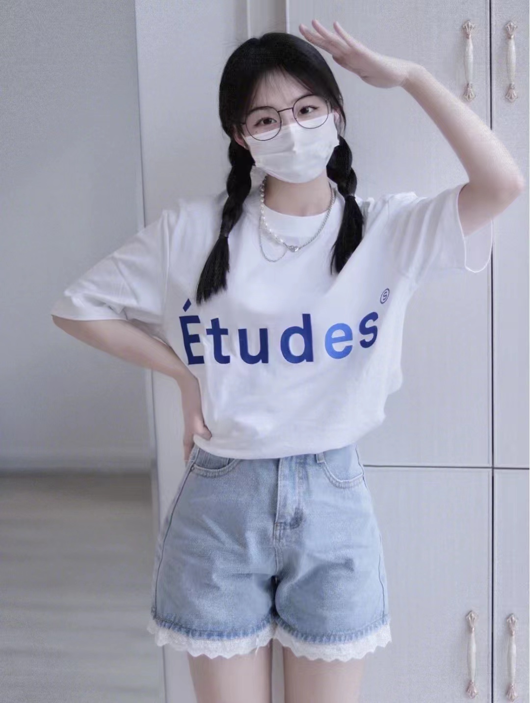 蓝色牛仔短裤女搭配,蓝色高腰牛仔铅笔裤