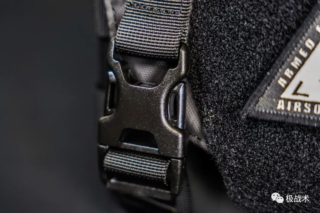 泰酷辣！机能与战术的结合，奈特科尔-SLB05机能通勤挎包丨评测